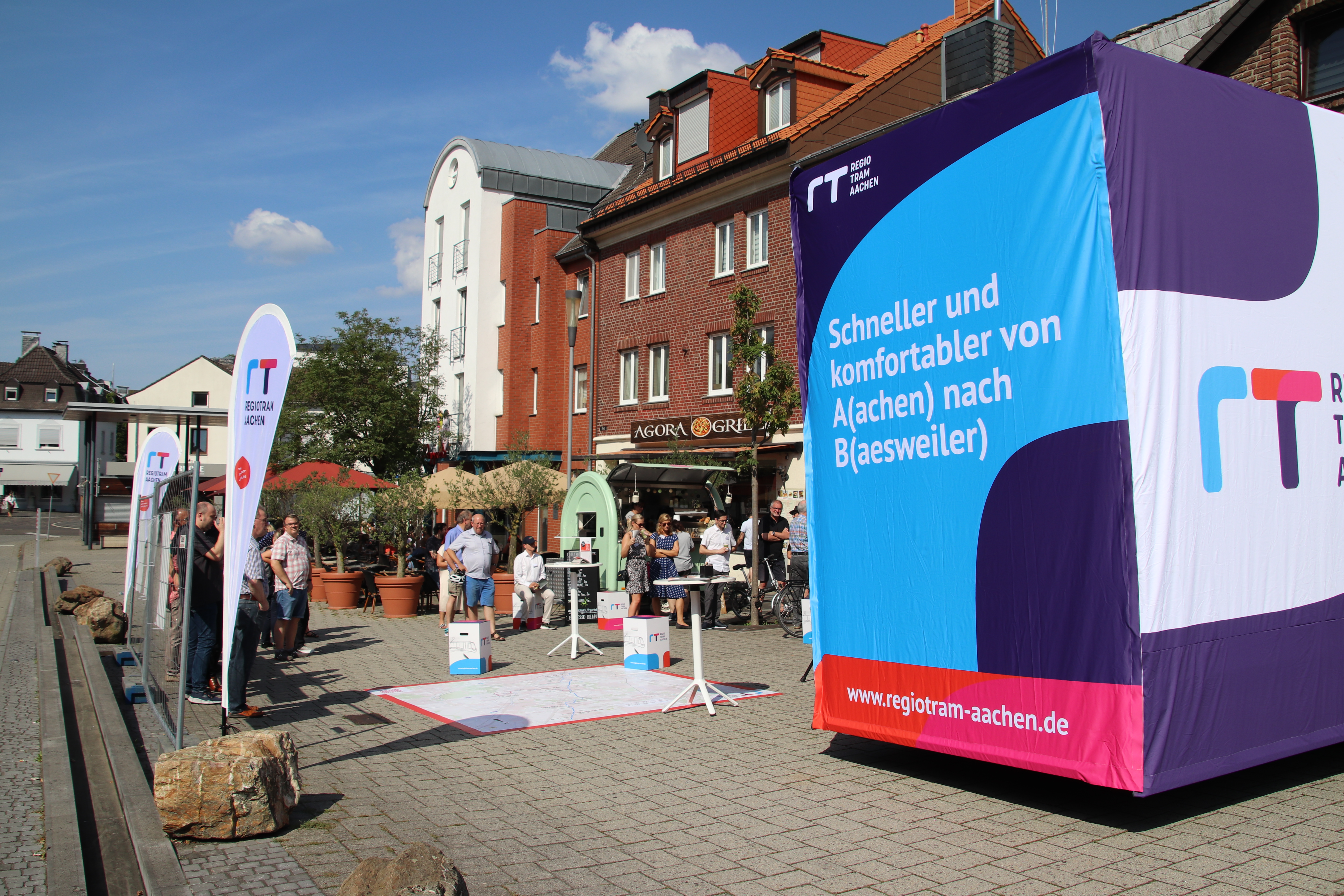 Rückseite des Regiotram-Trucks bei der Roadshow in Würselen